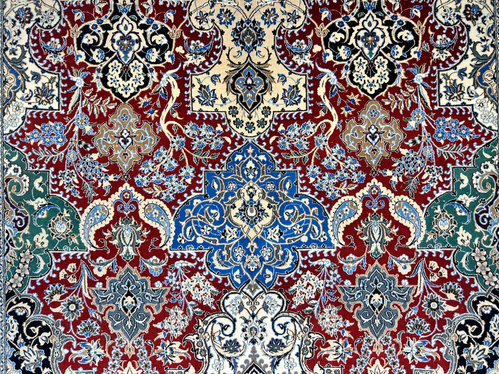 6'8"x10' Very Fine Hand-Knotted Wool & Silk Naine Rug - Area Carpet