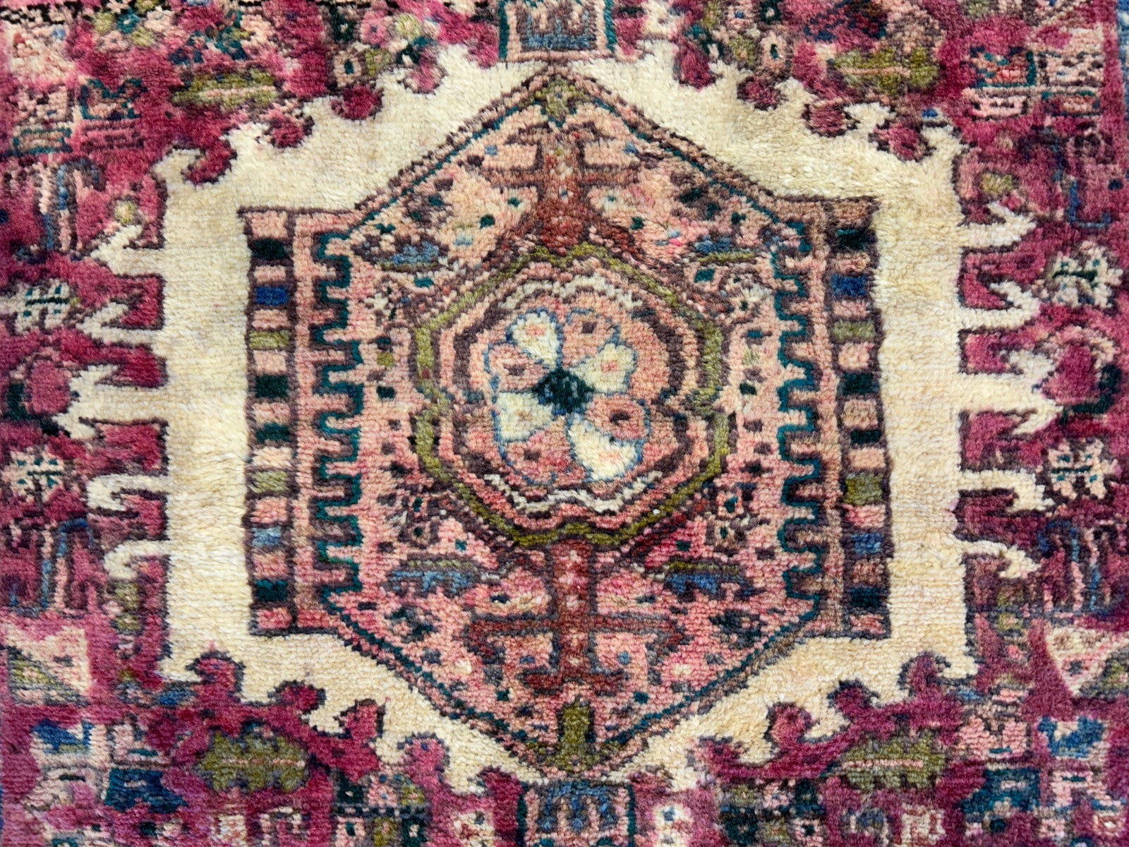 3'8"x4'10" Hand-Knotted 100% Wool Pile Herize Area Rug - Carpet