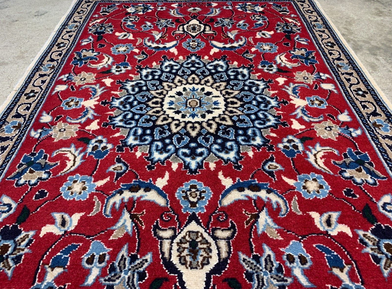 3'x4'5" Fine Hand-Knotted Wool & Silk Blend Naine Carpet - Area Rug