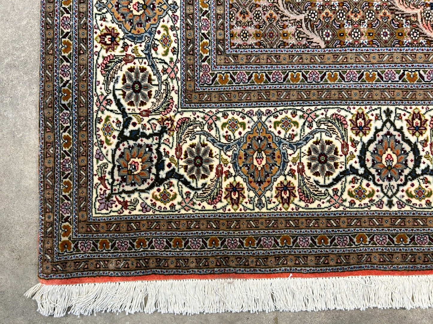 6'10"x10'1" Fine Hand-Knotted Wool & Silk Blend Tabrize Mahi Carpet - Area Rug