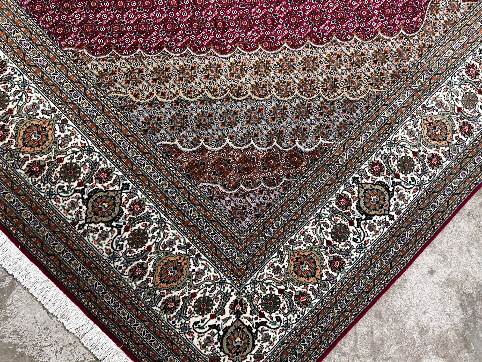 8'2"x11'6" Fine Hand-Knotted Wool & Silk Oriental Rug - Area Carpet