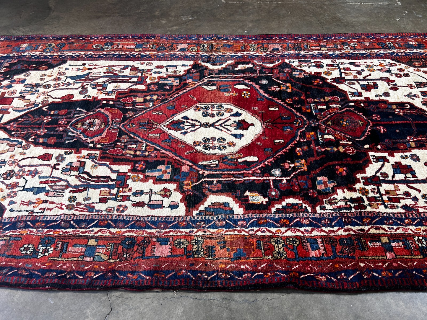 5'1" x 10'10'' Hand-Knotted 100% Lamb Wool Carpet - Nahavande Area Rug
