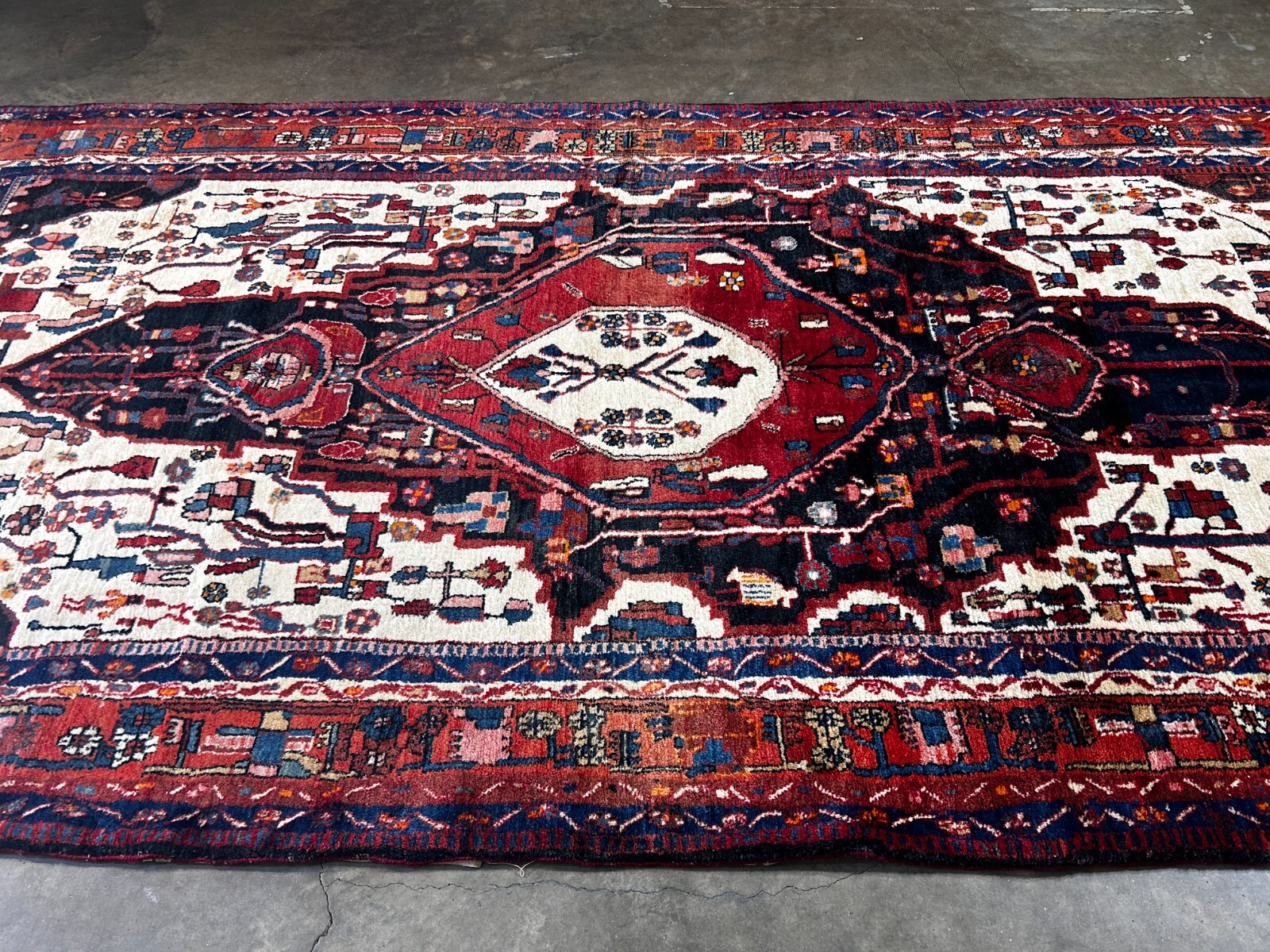 5'1" x 10'10'' Hand-Knotted 100% Lamb Wool Carpet - Nahavande Area Rug