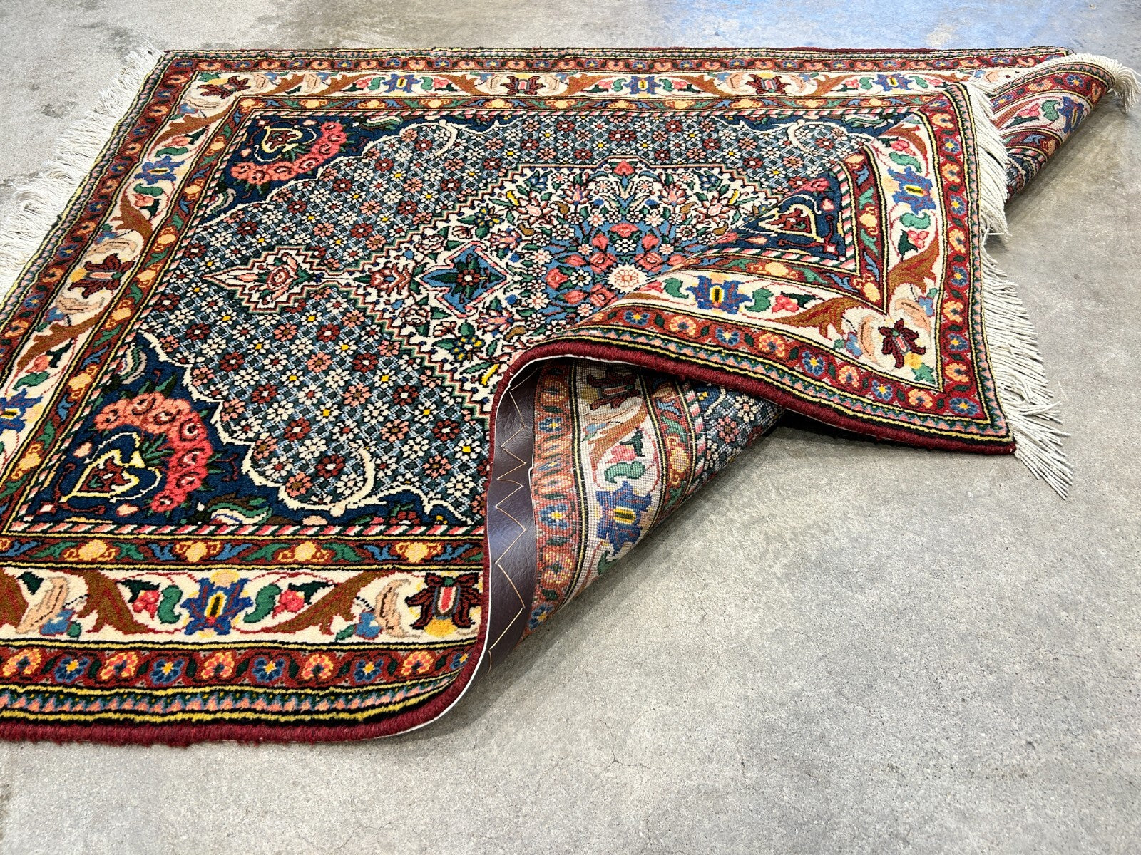 3'5"x5'2" Hand-Knotted 100% Lamb Wool Bakhtiarie Area Rug