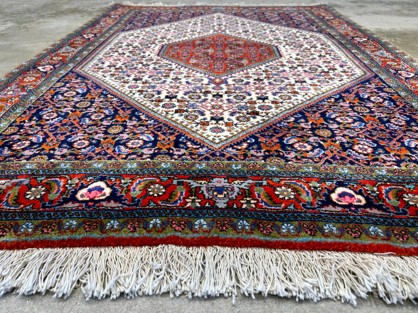 3'9"x5'5" Hand-Knotted 100% Wool Pile Bijare Rug
