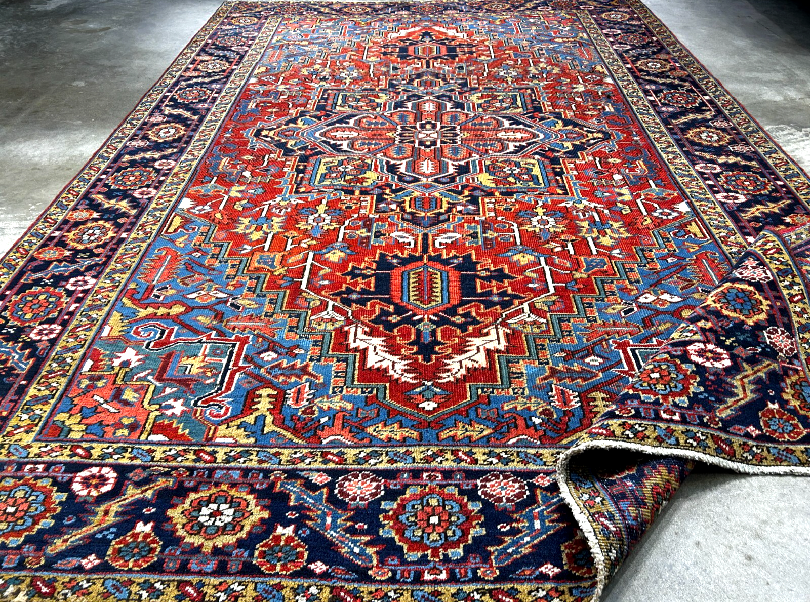 Collector Item - 8'x11'4" Antique Fine Lamb Wool Hand-knotted Serapie Rug