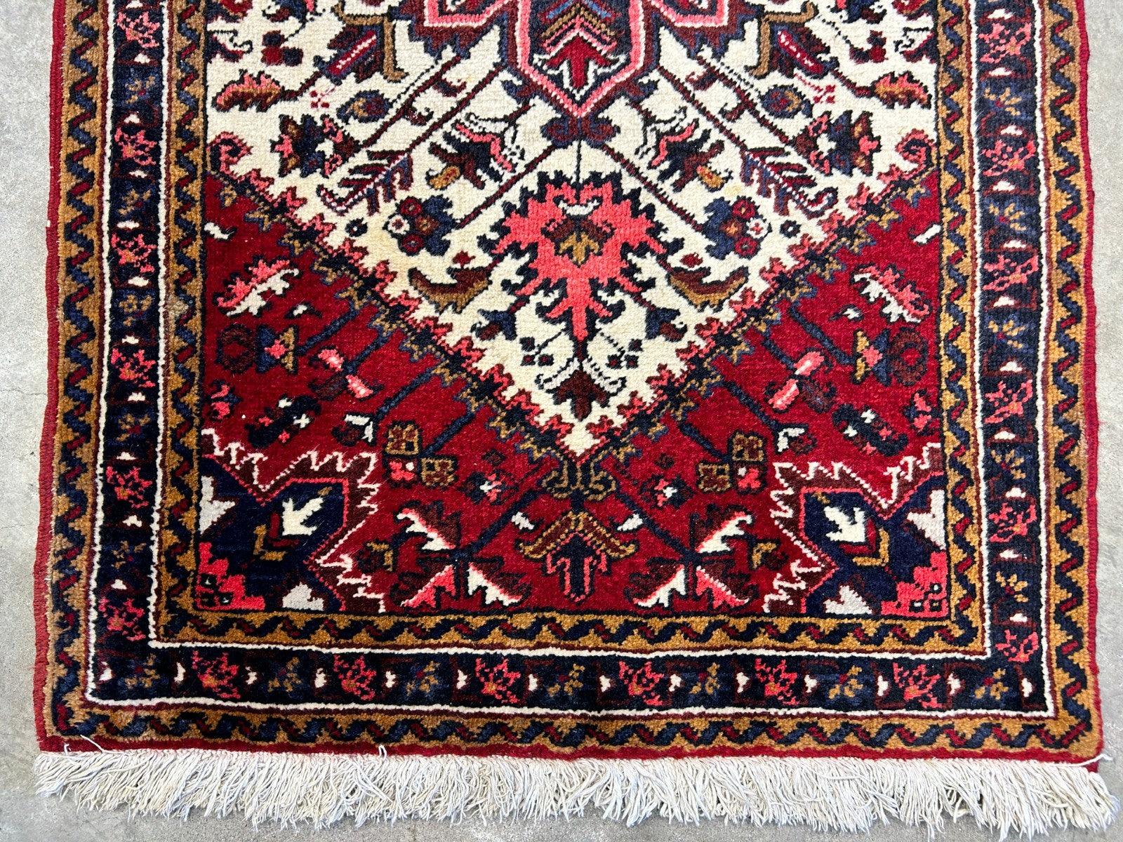 3'1"x5' Hand-Knotted 100% Wool Pile Herize Rug