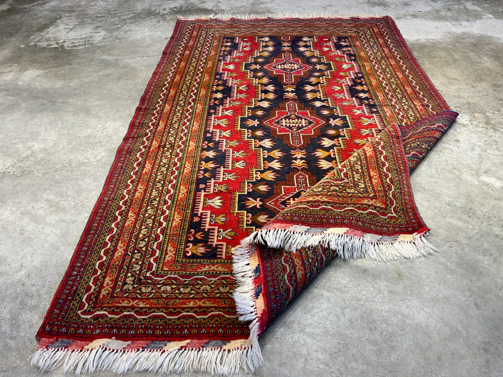 3'11"x6'3" Hand-Knotted 100% Wool Pile Geometric Rug