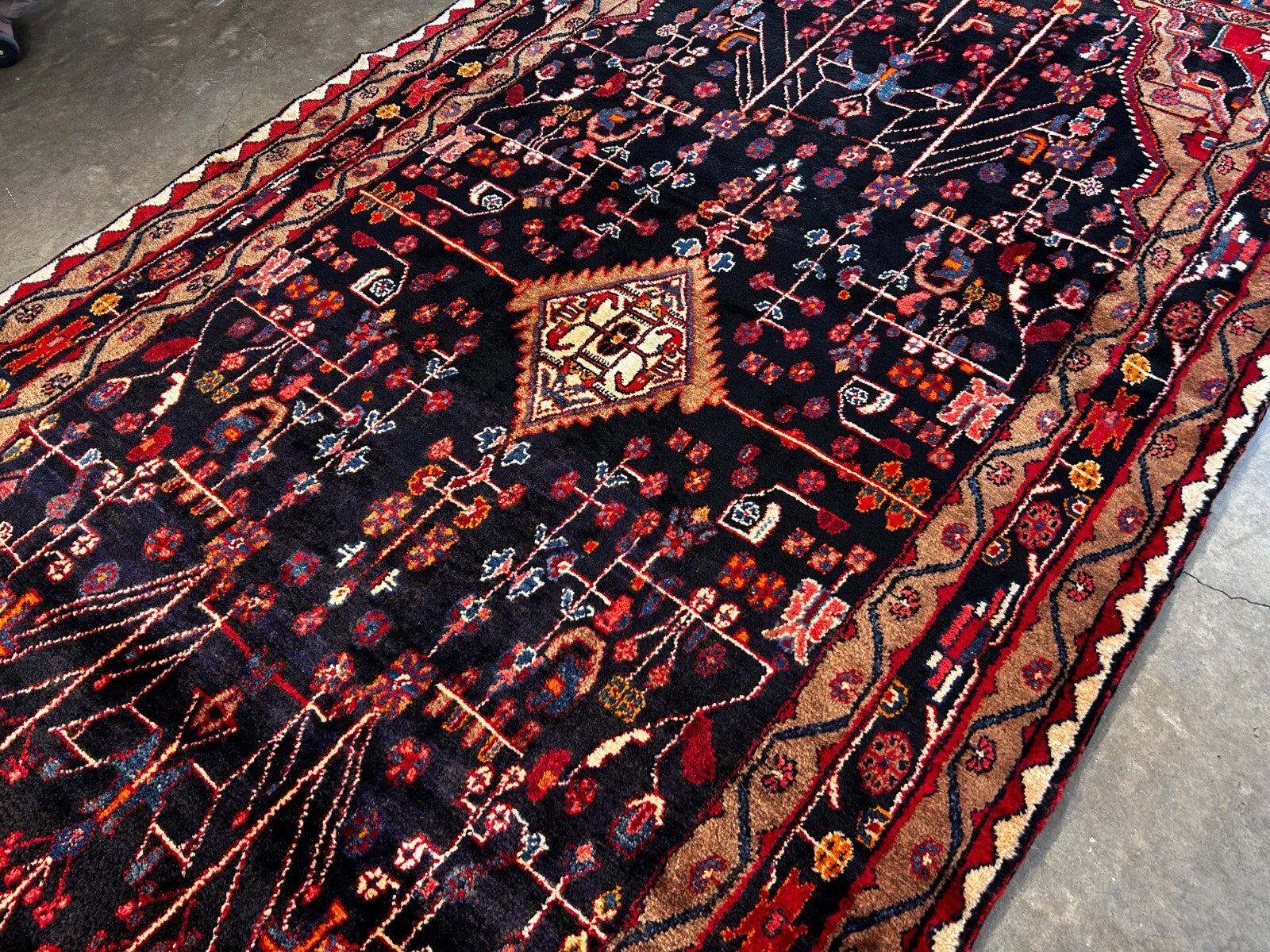 5'5" x 10'4" Hand-Knotted 100% Wool Carpet - Nahavande Area Rug