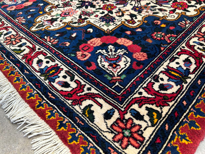 3'5"x5'2'' Hand-Knotted 100% Wool Persiane Bakhtiarie Area Rug