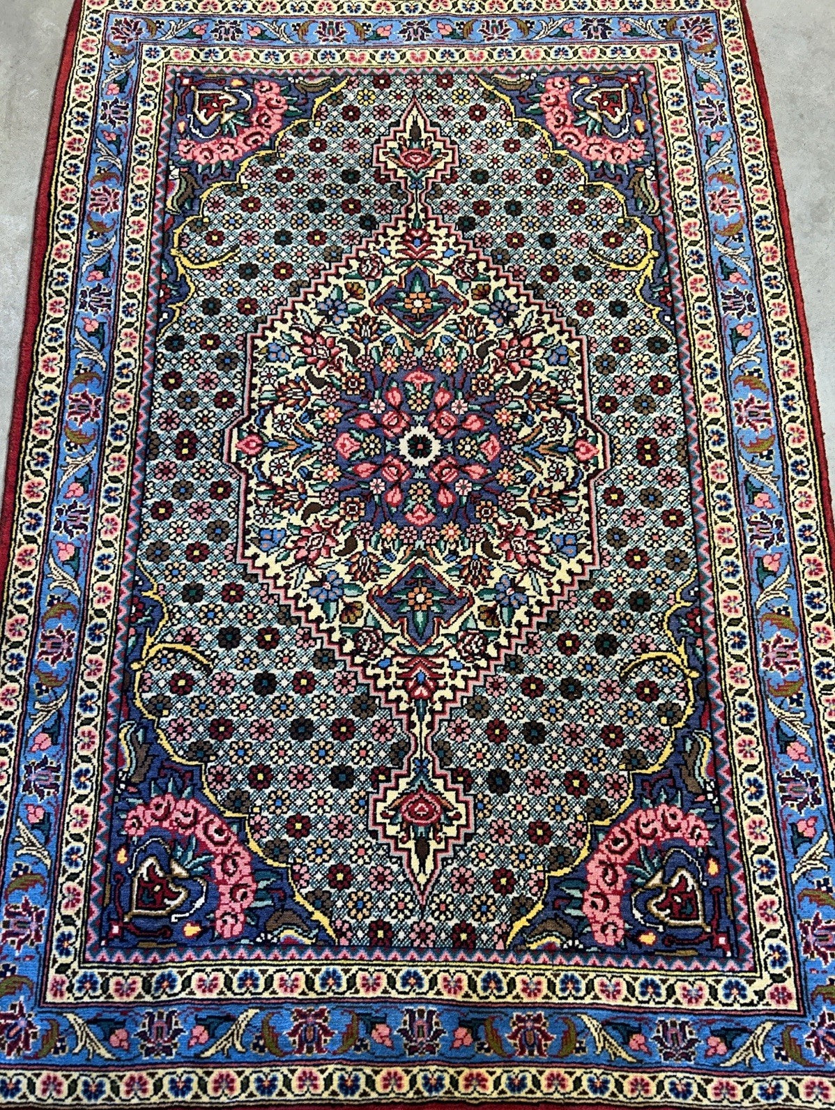 3'5"x5'2" Hand-Knotted 100% Wool Pile Persiane Bakhtiarie Rug