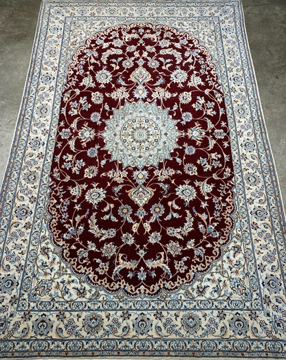 4'1"x6'4" Fine Hand-Knotted Wool & Silk Blend Naine Carpet - Area Rug