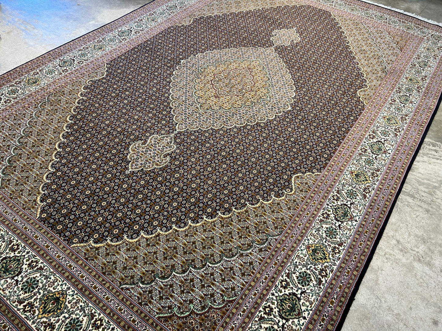 6'10"x10'5" Fine Hand-Knotted Wool & Silk Blend Tabrize Mahi Carpet - Area Rug