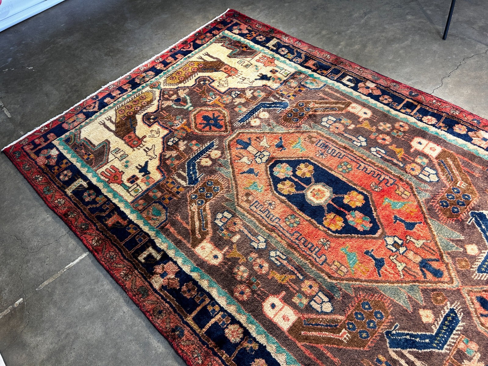 4'9" x 7'10" Hand-Knotted 100% Wool Pile Nahavande Area Rug