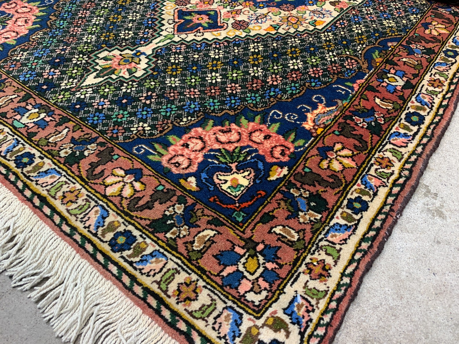3'5"x 5'2" Hand-Knotted 100% Wool Bakhtiarie Area Rug