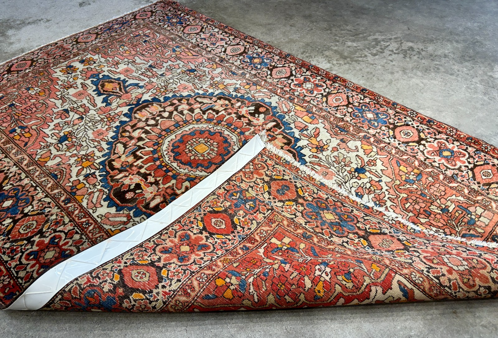 3'3"x5' Antique Hand-Knotted 100% Wool Pile Sarouke Farahan Rug