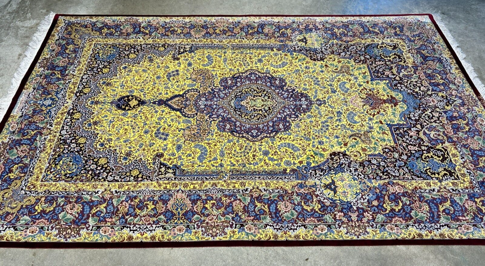 5'4"x8'2" Exquisite Extra-Fine Hand-Knotted 100% Silk Qume Carpet - Area Rug
