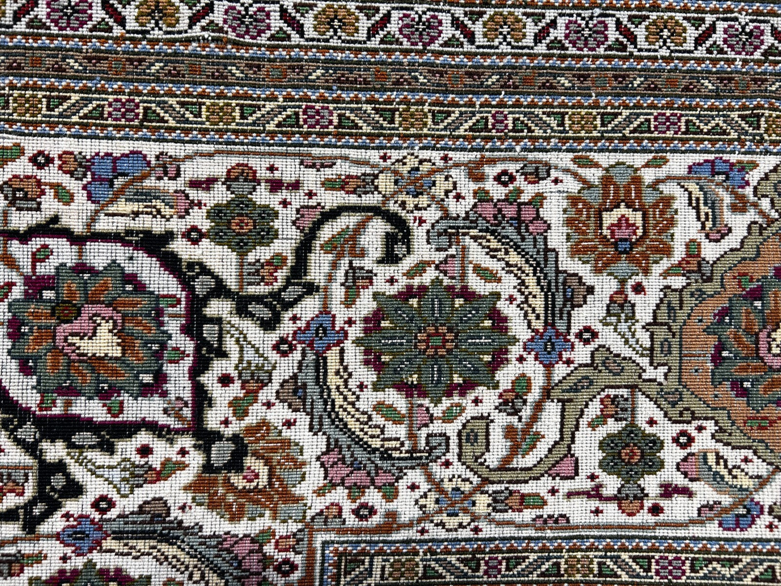 8'2"x11'10" Fine Hand-Knotted Silk & Wool Tabrize Fish Style Rug