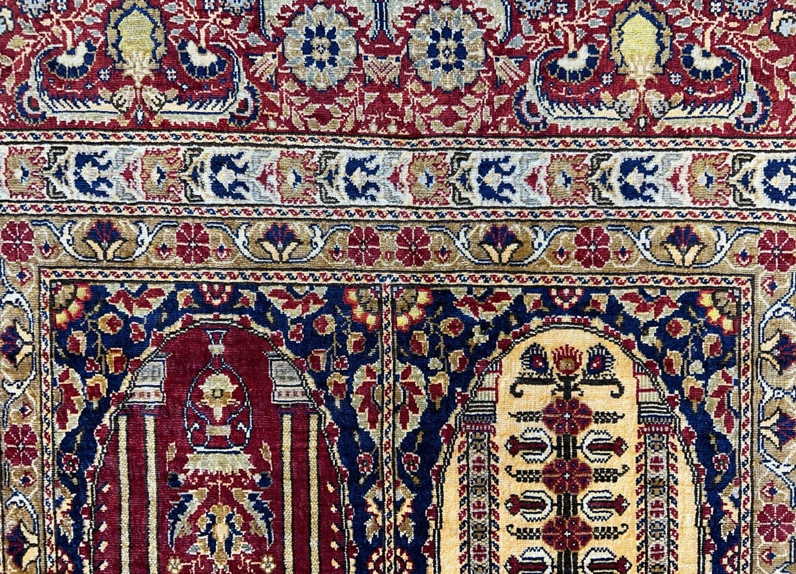 3'x4'5" Exquisite Fine Hand-Knotted 100% Silk Hereke Area Rug