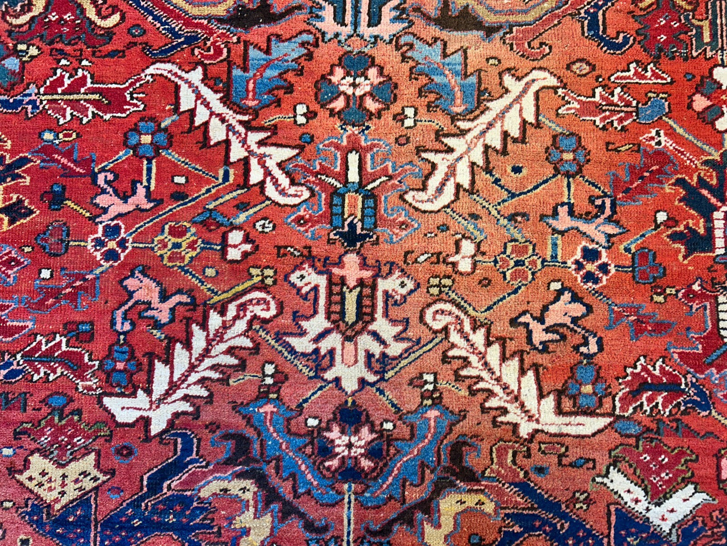 Collector Item - 8'6"x11'4" Antique Fine Wool Herize Hand-Knotted Rug