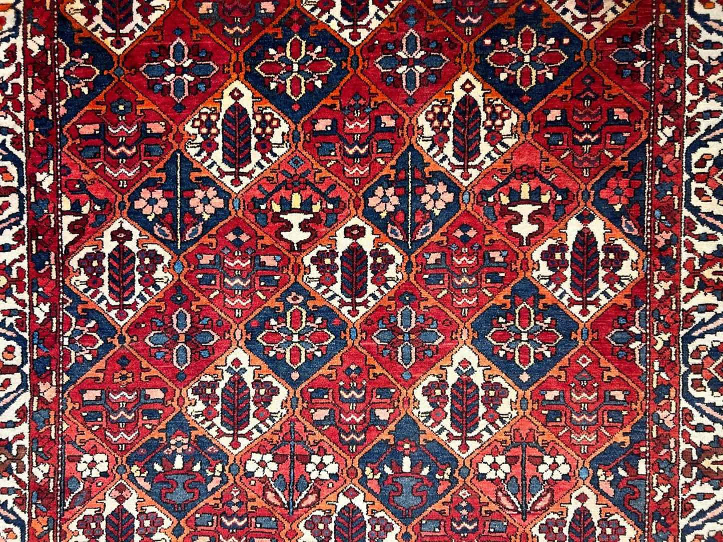 7'0"x9'11" Hand-Knotted 100% Lamb Wool Bakhtiarie Carpet - Area Rug