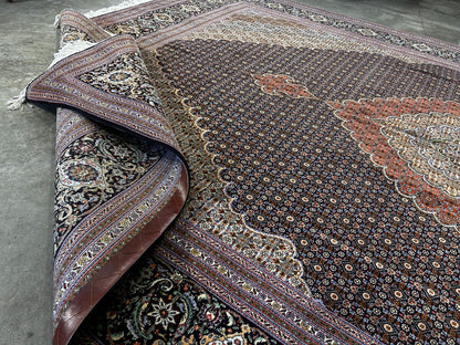 8'3"x11'2" Fine Hand-Knotted Wool & Silk Oriental Rug - Area Carpet