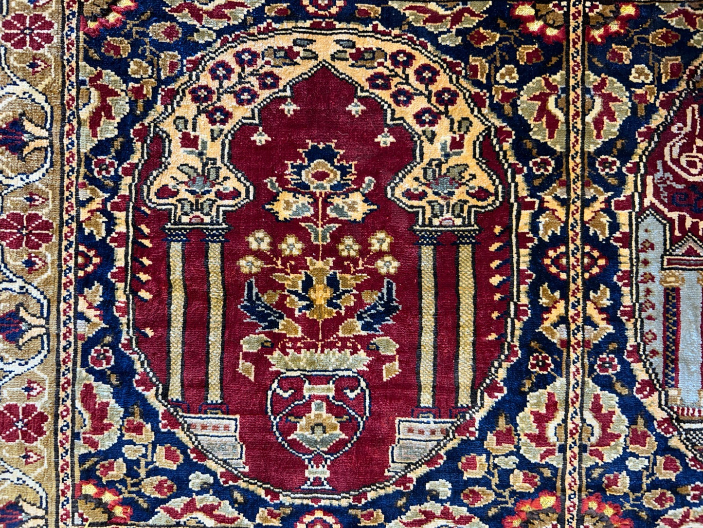 3'x4'5" Exquisite Fine Hand-Knotted 100% Silk Hereke Area Rug