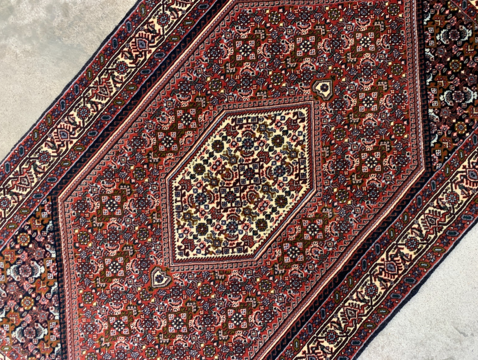 2'11"x4'11'' Hand-Knotted 100% Wool Bidjare Area Rug - Area Carpet