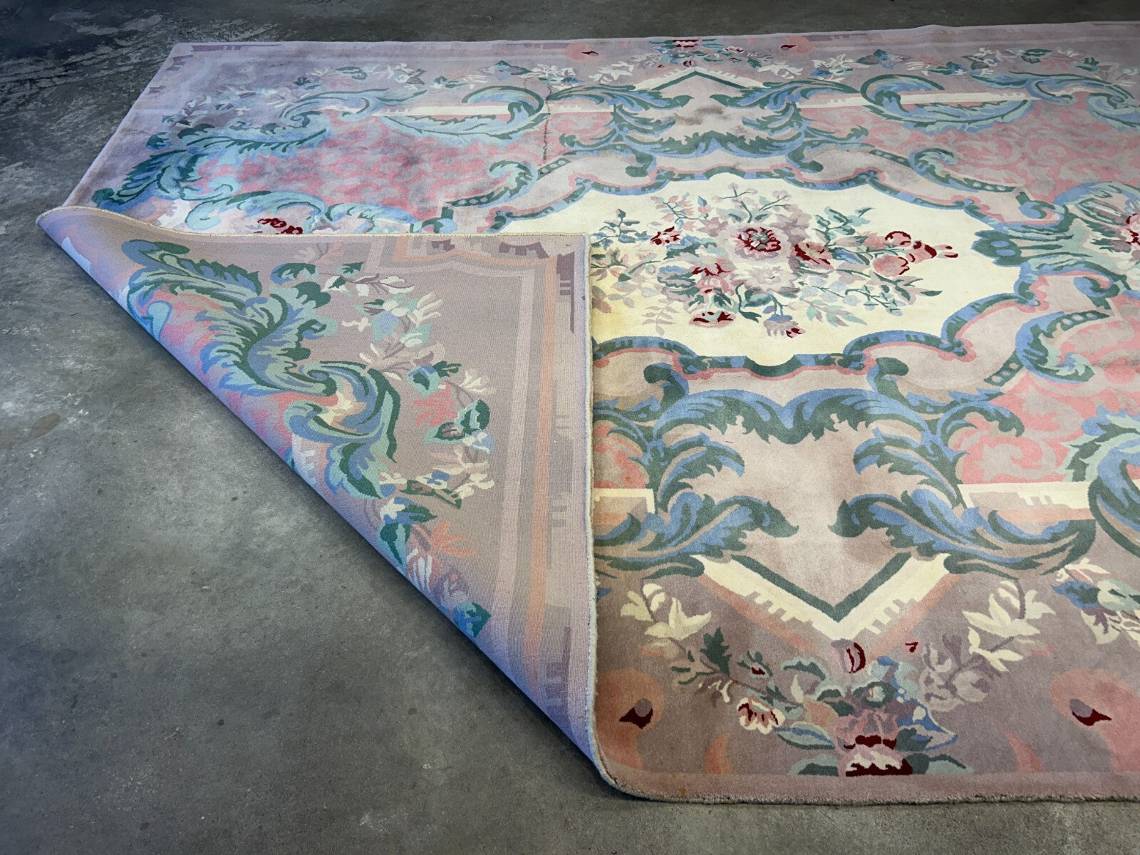 8'9"x11'10" Hand-Knotted 100% Wool Pile Oriental Rug  (Some stains on the Rug)