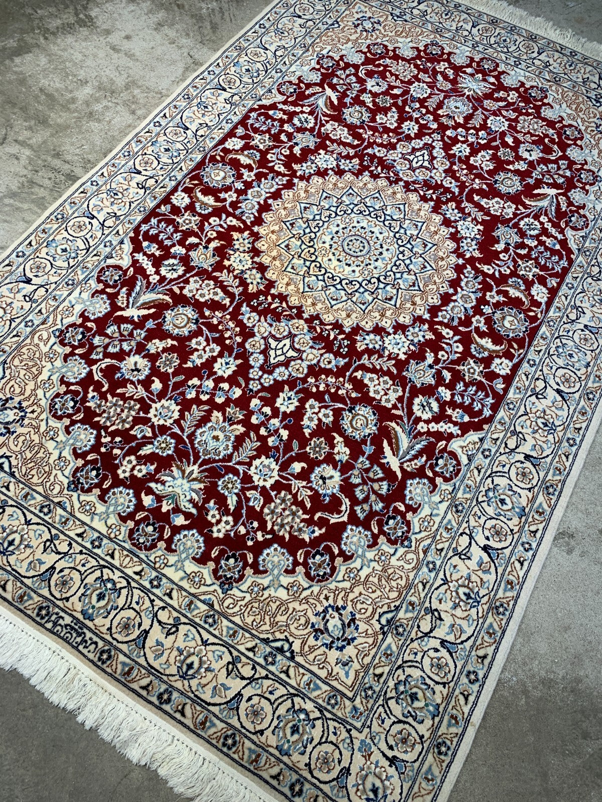 4'5"x6'11" Fine Hand-Knotted Wool & Silk Blend Naine Carpet - Area Rug