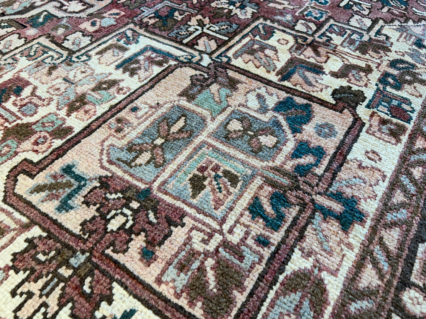 7'5"x11'5" Hand-Knotted 100% Wool Pile Herize Rug