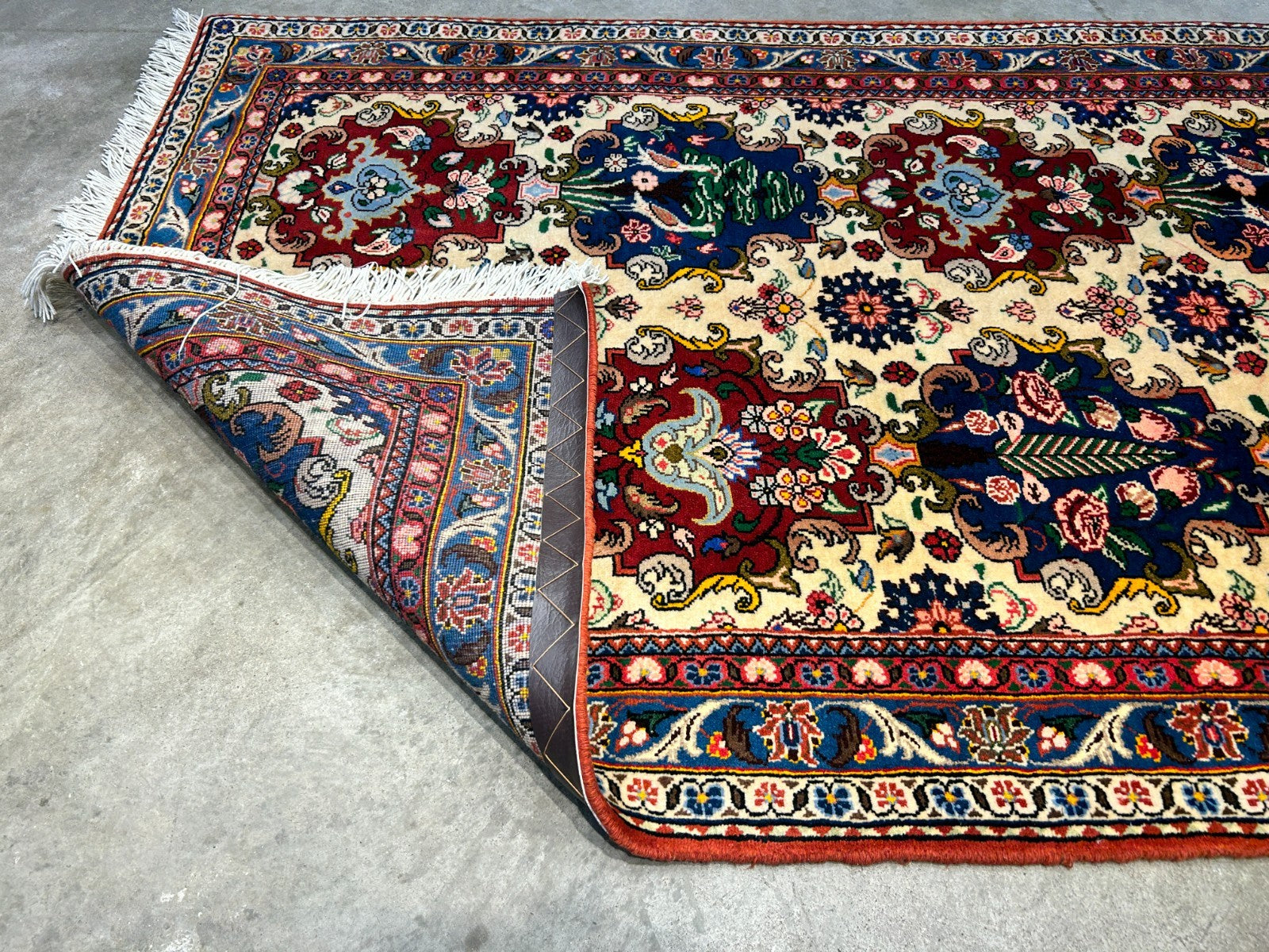 3'x5'1" Hand-Knotted 100% Wool Pile Bakhtiarie Area Rug