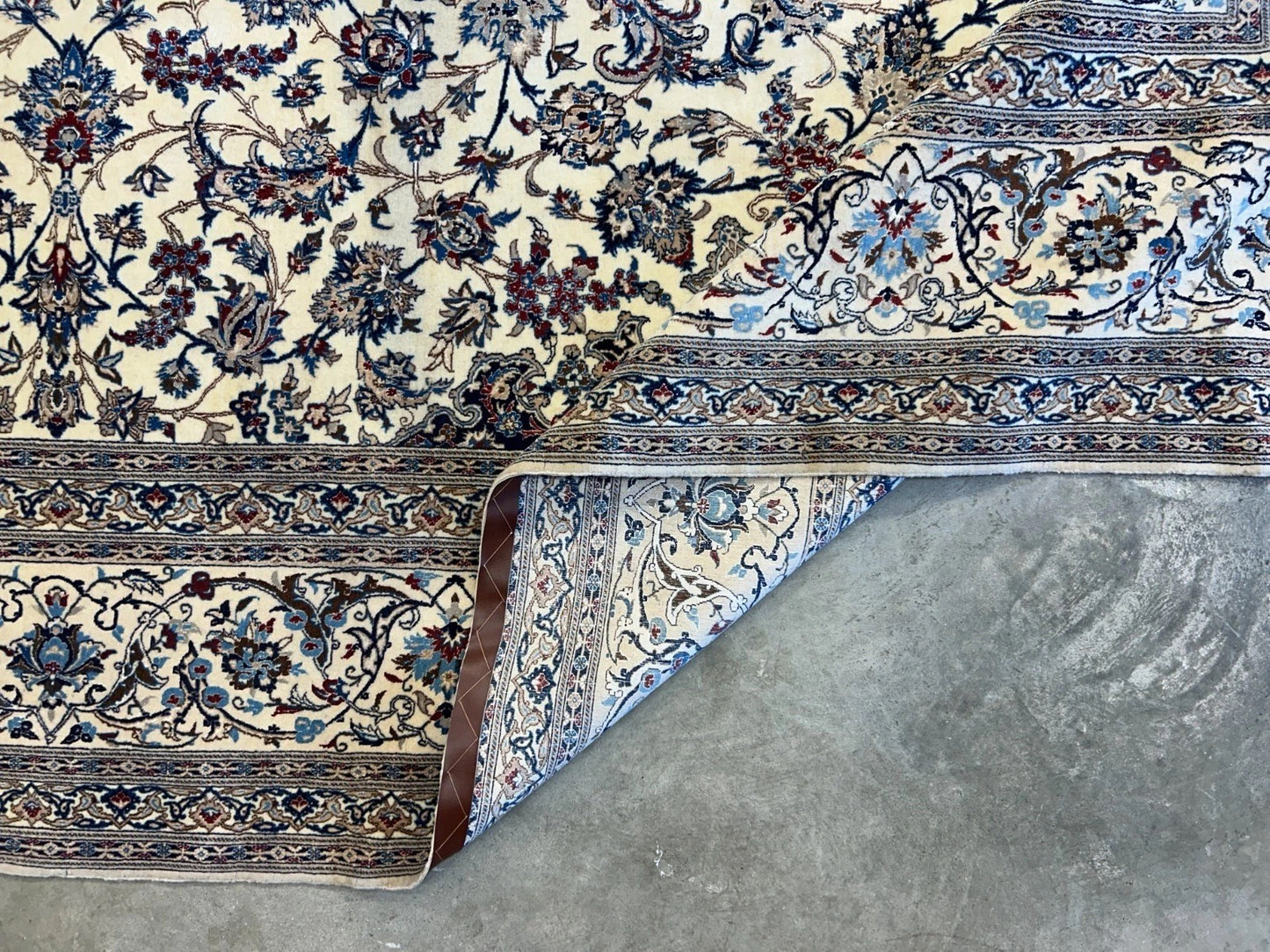 10'3"x14'1" Extra Fine Hand-Knotted Wool & Silk Naine Rug