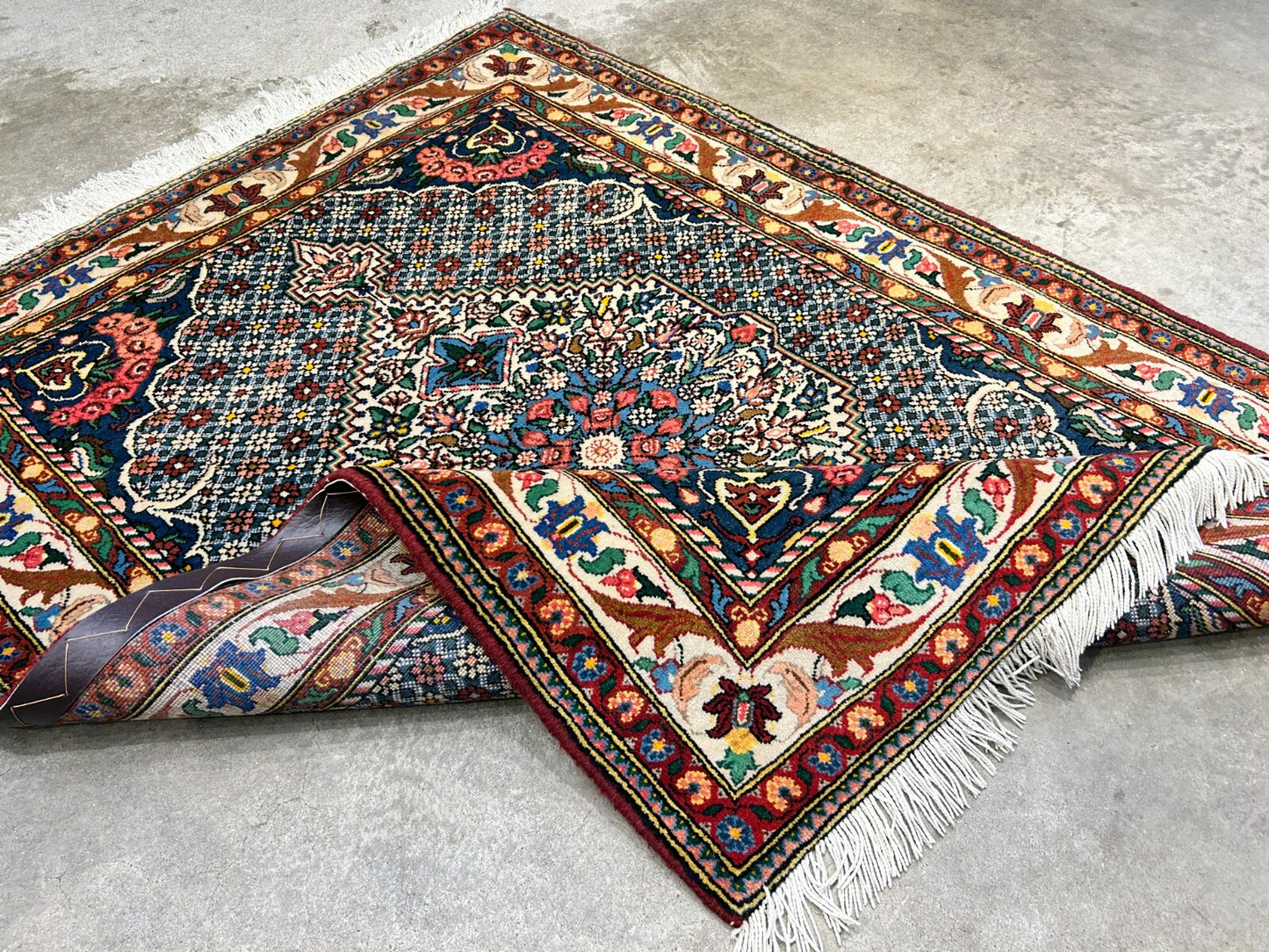 3'5"x5'2" Hand-Knotted 100% Lamb Wool Bakhtiarie Area Rug