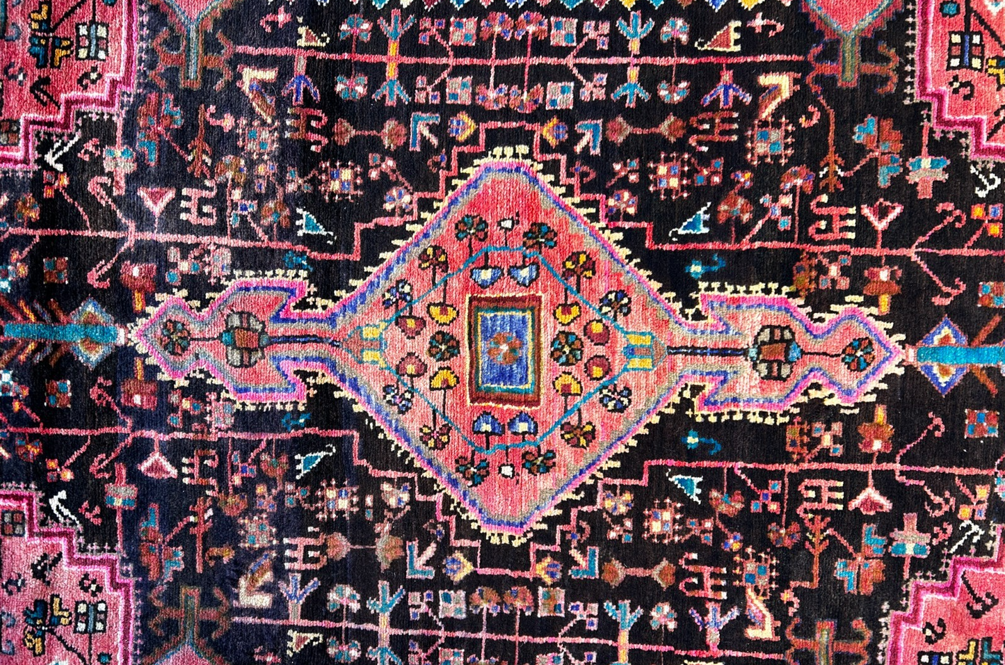 4'11" x 8' Hand-Knotted 100% Wool Pile Hamadane Area Rug