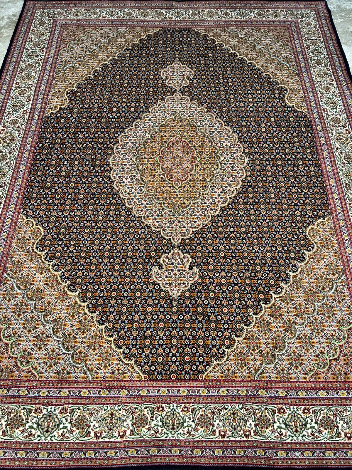 5'6"x7'8" Fine Hand-Knotted Wool & Silk Blend Tabrize Mahi Carpet - Area Rug