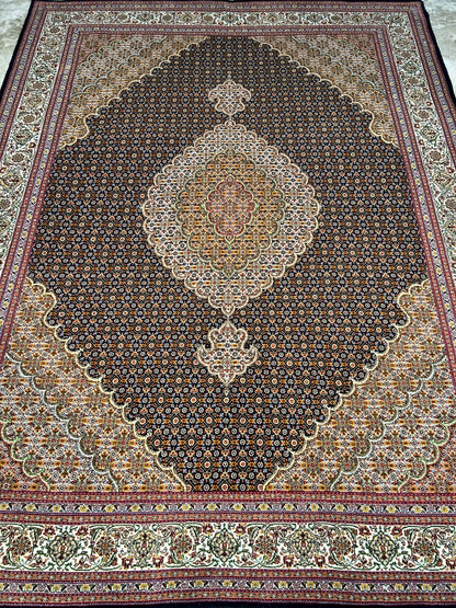 5'6"x7'8" Fine Hand-Knotted Wool & Silk Blend Tabrize Mahi Carpet - Area Rug