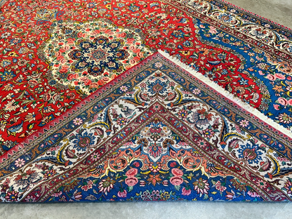 8'4"x11'11" Hand-Knotted 100% Wool Pile Bakhtiarie Rug