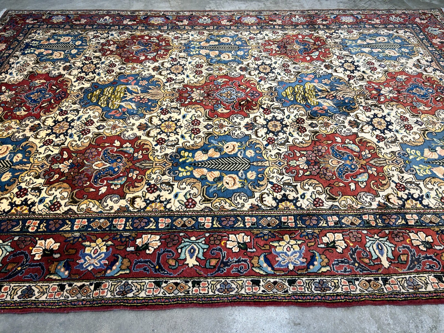 6'10"x10'2" Hand-Knotted 100% Lamb Wool Bakhtiarie Carpet - Area Rug