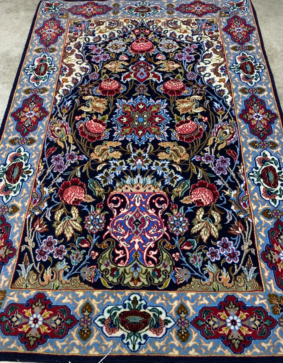 2'3"x3'6" Extra Fine Hand-Knotted Wool & Silk Isfahane Rug