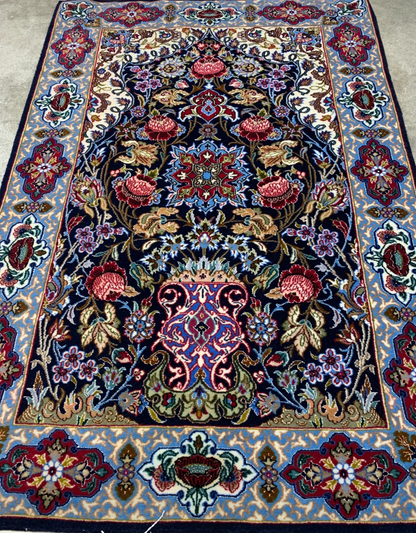 2'3"x3'6" Extra Fine Hand-Knotted Wool & Silk Isfahane Rug