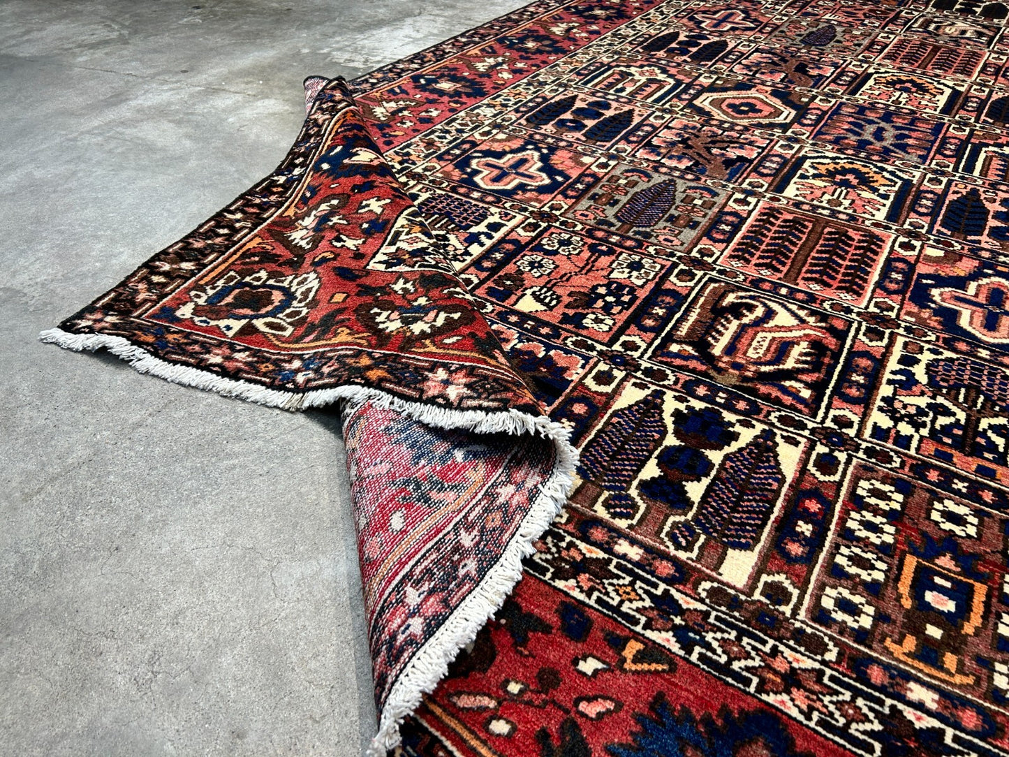 6'5"x9'8" Hand-Knotted 100% Lamb Wool Bakhtiarie Carpet - Area Rug