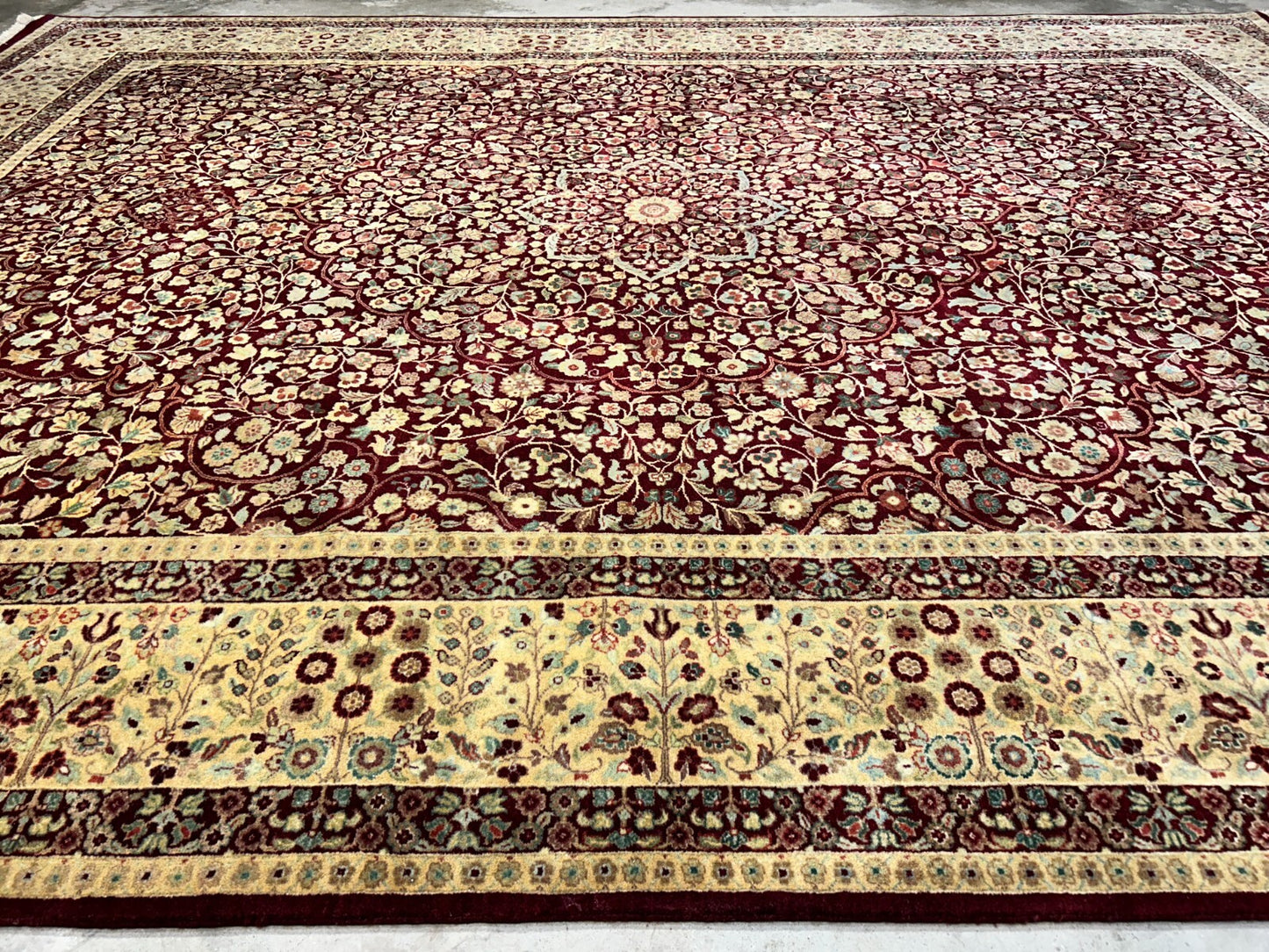 9'x12' Hand-Knotted 100% Lamb Wool Pile Persiane Design Carpet - Area Rug