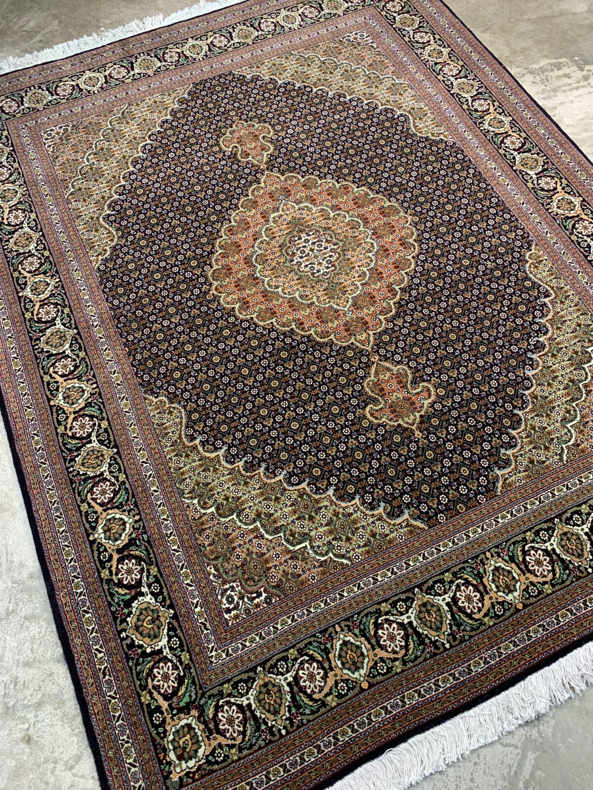 5'6"x6'6" Fine Hand-Knotted Wool & Silk Blend Tabrize Mahi Carpet - Area Rug