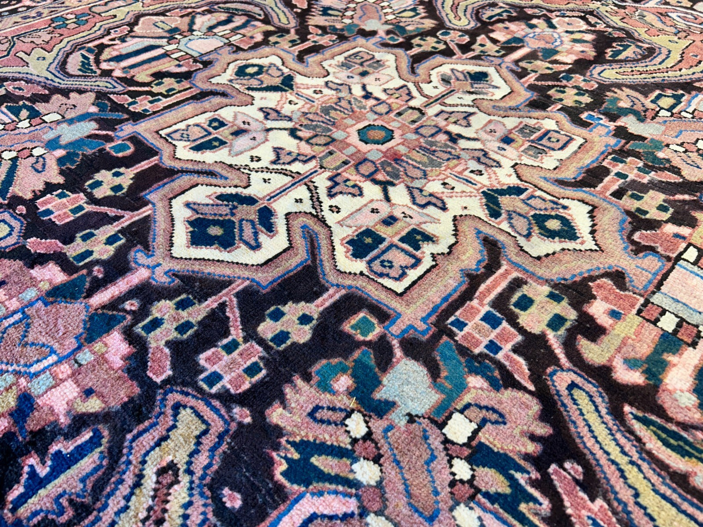 8'x11'3" Hand-Knotted 100% Wool Pile Herize Rug