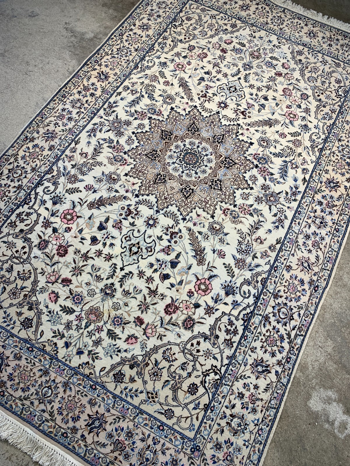 4'3"x6'10" Fine Hand-Knotted Wool & Silk Blend Naine Carpet - Area Rug