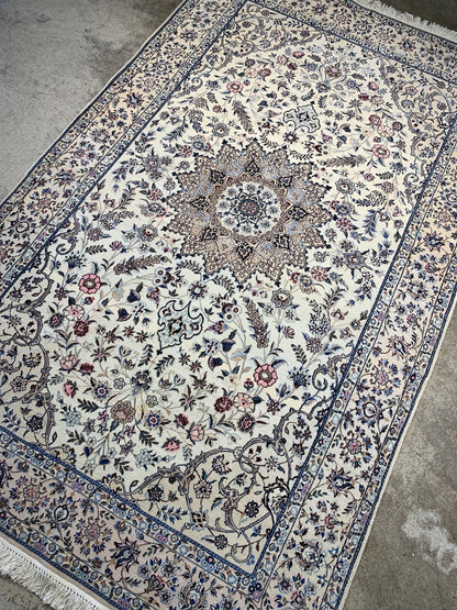 4'3"x6'10" Fine Hand-Knotted Wool & Silk Blend Naine Carpet - Area Rug