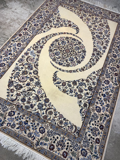 4'4"x6'8" Very Fine Hand-Knotted Wool & Silk Blend Naine Carpet - Area Rug