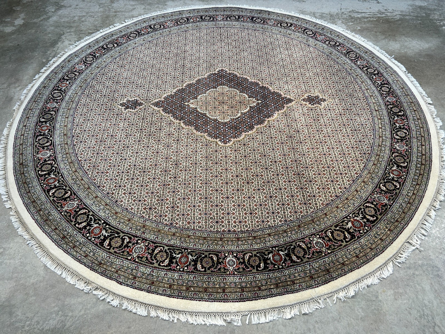 8' Diameter Exquisite Hand-Knotted 100% Wool Pile Oriental Rug