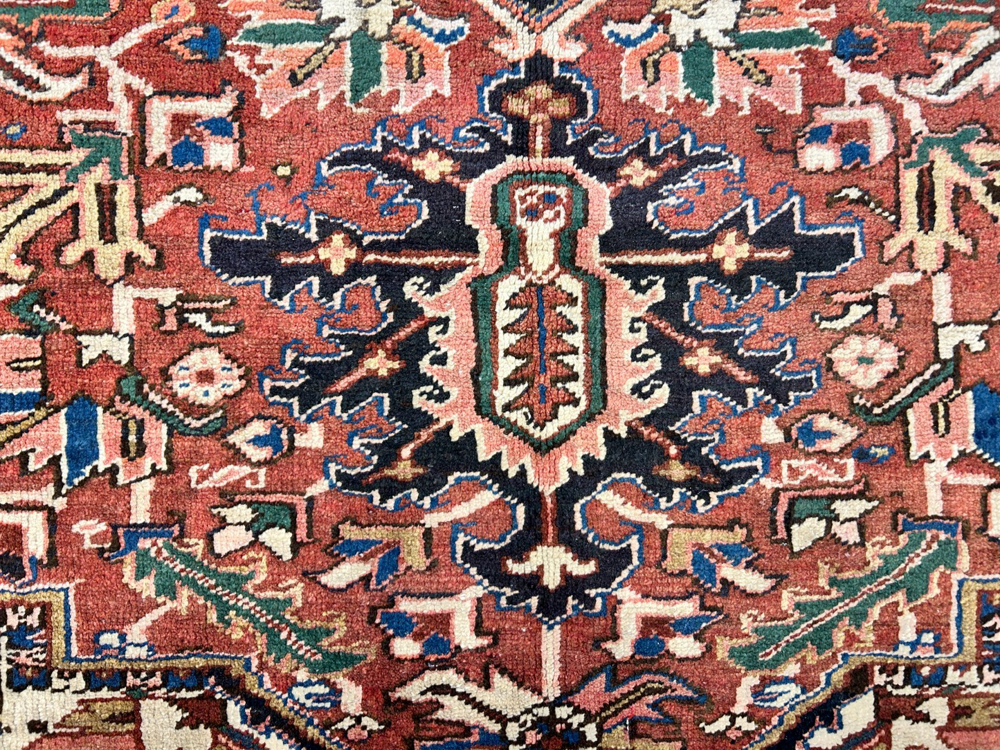 8'6"x11'6" Hand-Knotted 100% Wool Pile Herize Rug